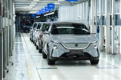 馬自達EZ-60雙喜臨門，榮膺“2025中國十佳車身”及“最佳材料獎”